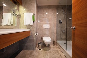 Parion Hotel