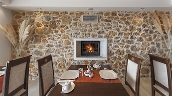 Iakovakis Suites & Spa