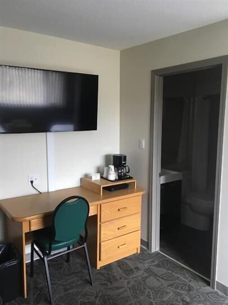 Howey Bay Motel & Restaurant