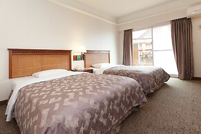 Hoya Hot Springs Hotel