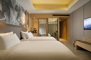 Alila Solo, Java