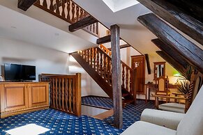 LH Hotel Gold