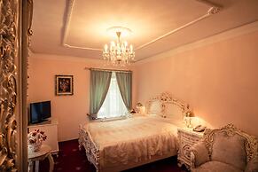 LH Hotel Gold