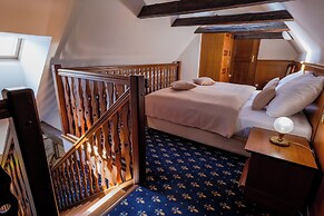 LH Hotel Gold