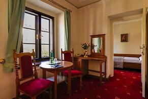 LH Hotel Gold