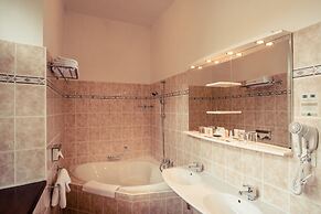 LH Hotel Gold