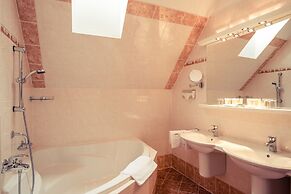 LH Hotel Gold