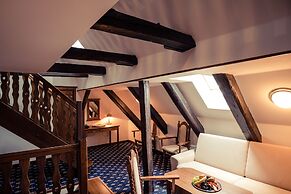 LH Hotel Gold