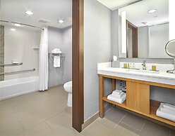 DoubleTree by Hilton Edmonton Downtown