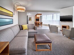 DoubleTree by Hilton Edmonton Downtown