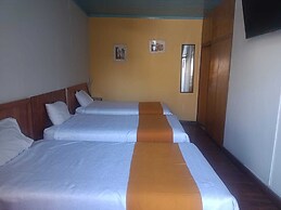 Hostal Lluvia de Oro