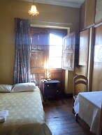 Hostal Lluvia de Oro
