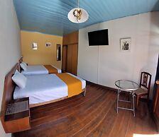 Hostal Lluvia de Oro