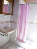Hostal Lluvia de Oro