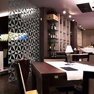 Zara Rooms & Suites