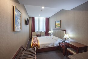 Megaboom City Hotel