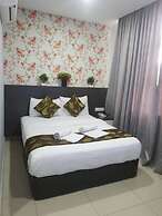 D'Metro Hotel