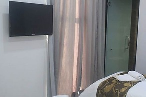 D'Metro Hotel