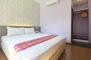 Canary Hotel