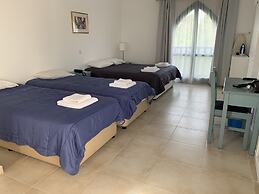 Axiothea Hotel