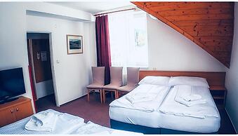 Hotel Harrachov Inn