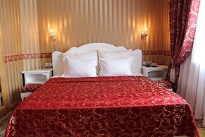 Intourist Hotel