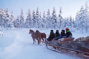 Kakslauttanen Arctic Resort