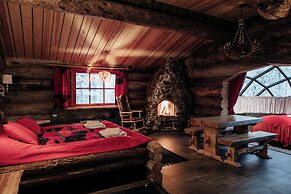 Kakslauttanen Arctic Resort