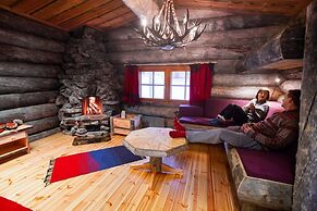 Kakslauttanen Arctic Resort