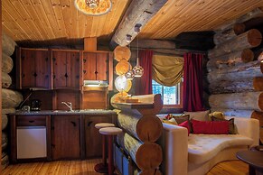 Kakslauttanen Arctic Resort