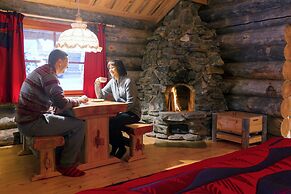 Kakslauttanen Arctic Resort
