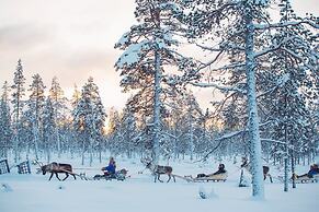 Kakslauttanen Arctic Resort