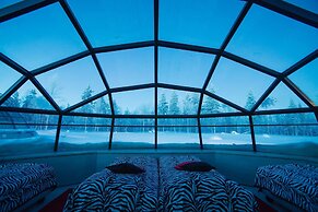 Kakslauttanen Arctic Resort