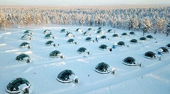 Kakslauttanen Arctic Resort