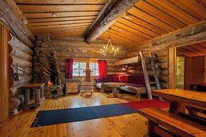 Kakslauttanen Arctic Resort