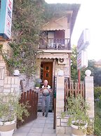 Athos Guest House Pansion