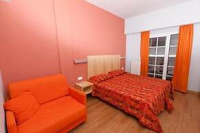 Kronos Hotel