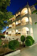 Kronos Hotel
