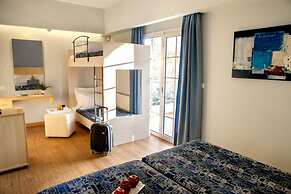 Kronos Hotel