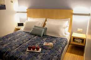 Kronos Hotel
