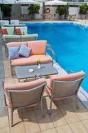 Kronos Hotel