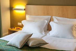 Kronos Hotel