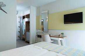 Fevro Hotel