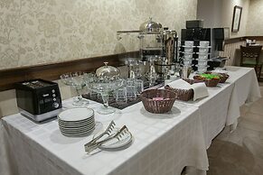 U Zolotykh Vorot Hotel