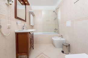 U Zolotykh Vorot Hotel