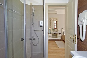 Kastro Guesthouse
