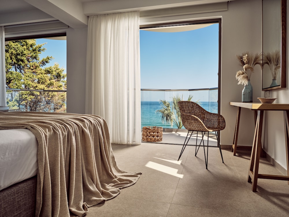 Windmill Bay Hotel