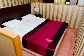 Hotel Pioner Lux