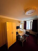 Mina 1 Hotel