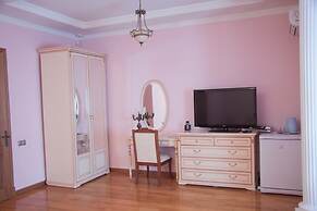 Dynasty Apartments